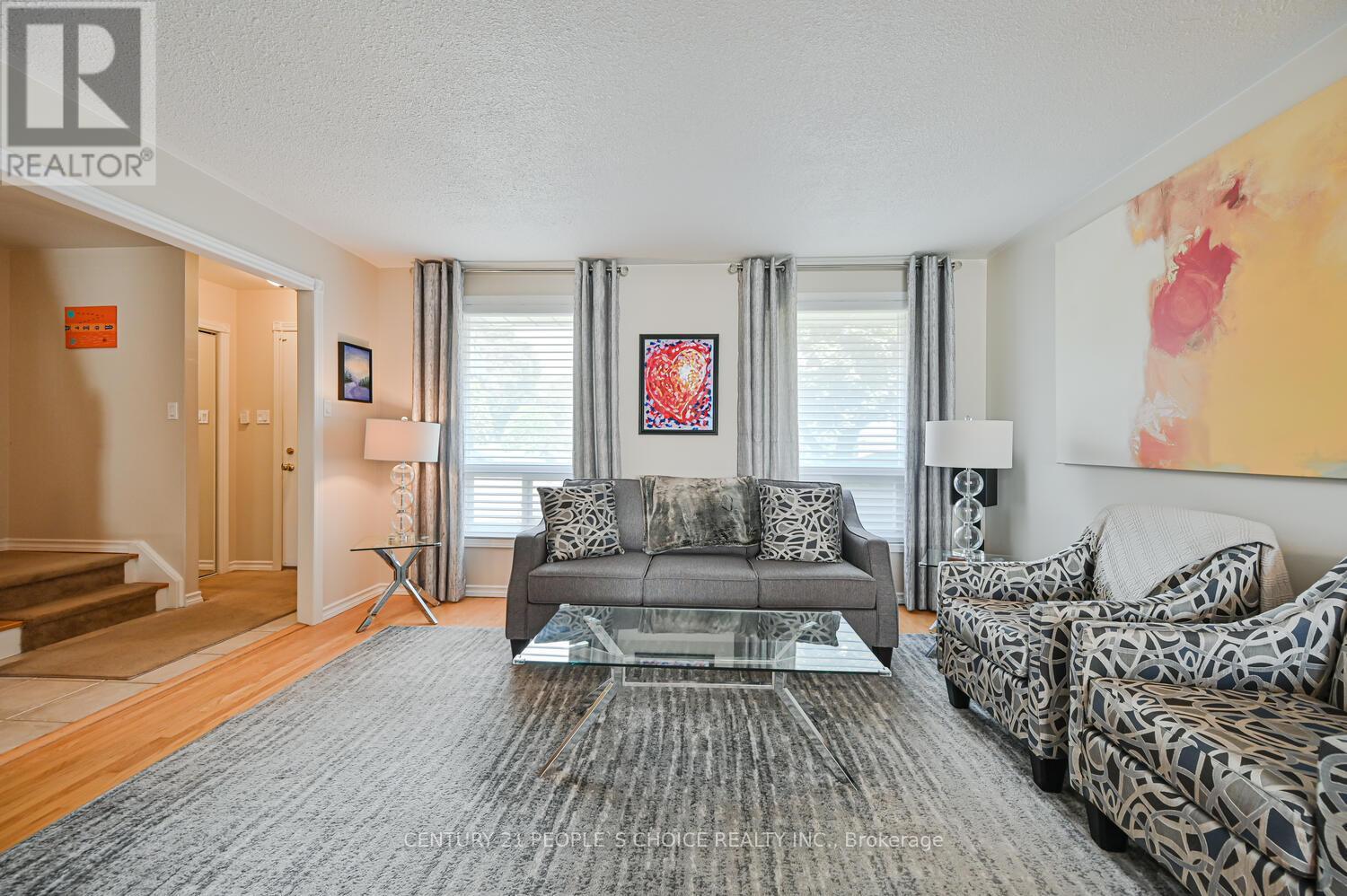 2 Fontaine Court, Brampton (Southgate), Ontario  L6T 3J2 - Photo 11 - W12418679