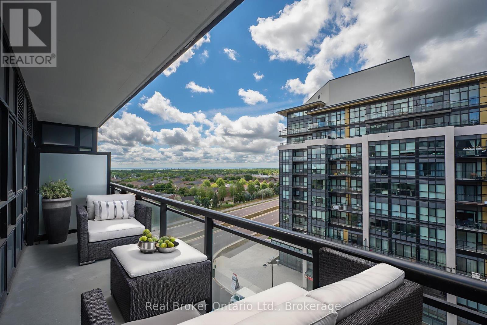 819 - 395 Dundas Street, Oakville (Go Glenorchy), Ontario  L6M 4L9 - Photo 25 - W12478482