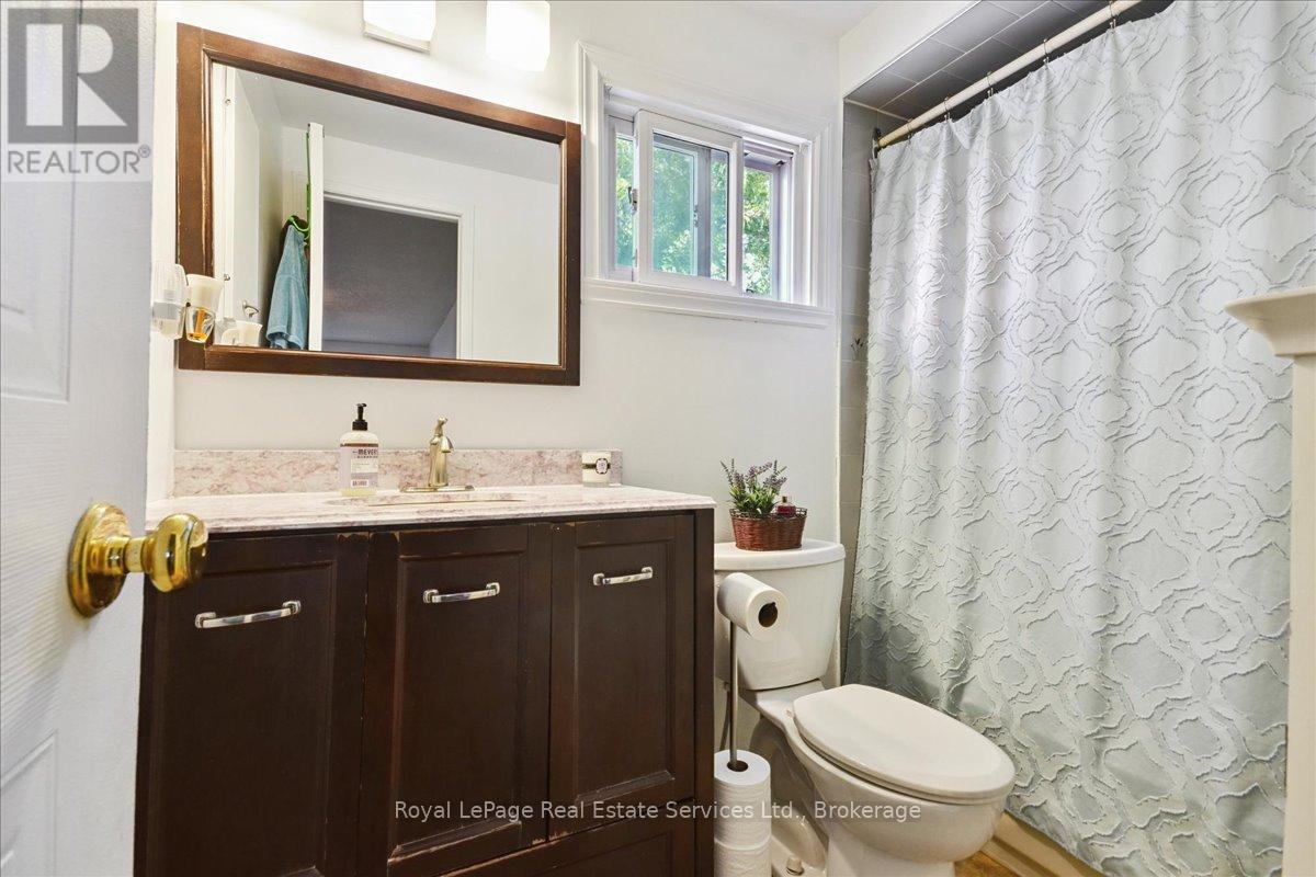2248 Maclennan Drive, Oakville (Ro River Oaks), Ontario  L6H 5K1 - Photo 17 - W12478494