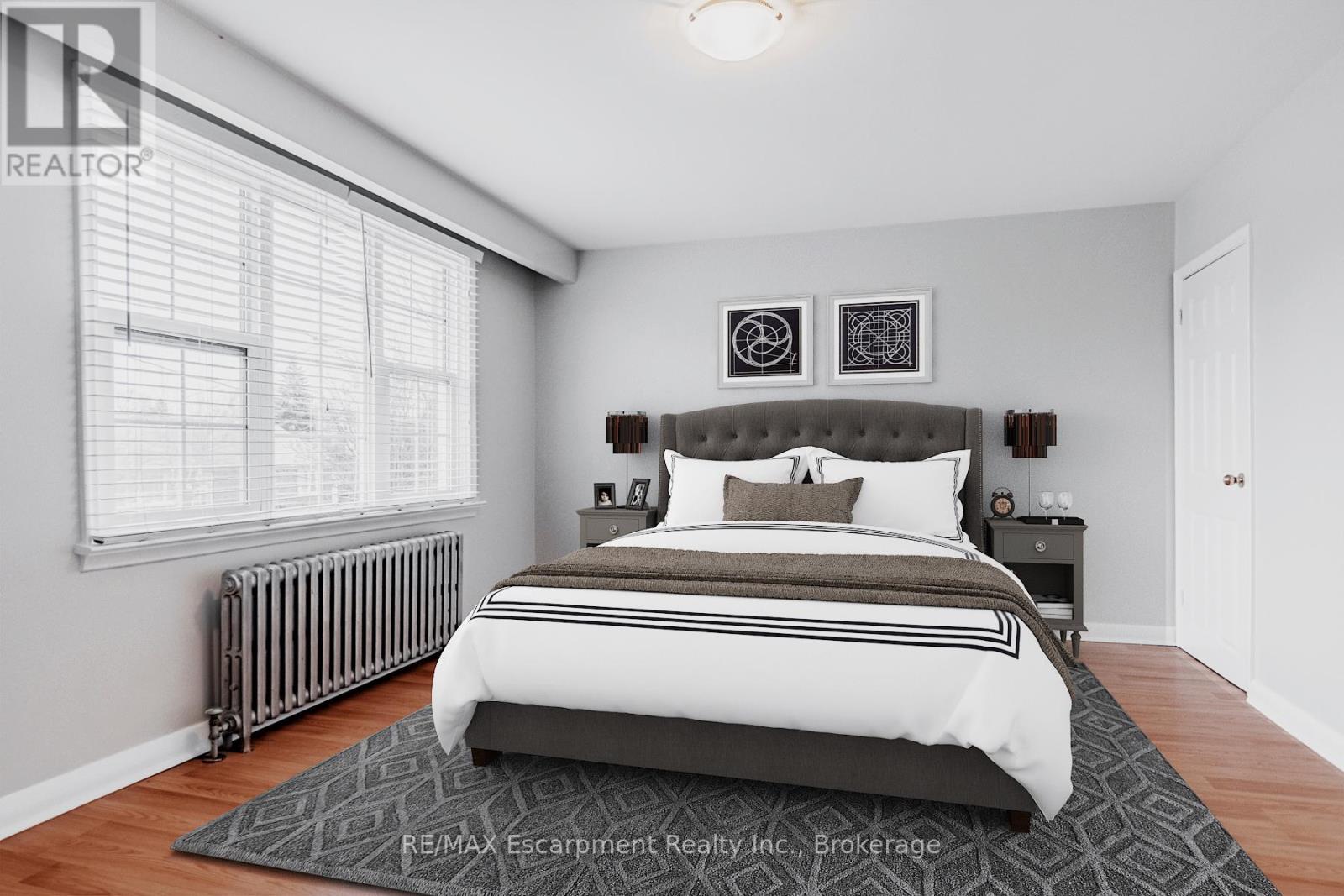 65 Fairfield Avenue, Toronto, Ontario  M8W 1R6 - Photo 10 - W12478511