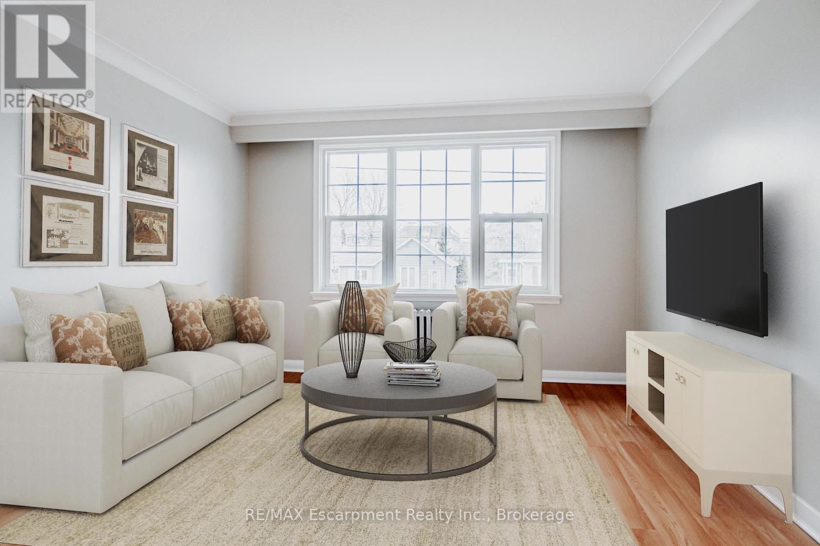 65 Fairfield Avenue, Toronto, Ontario  M8W 1R6 - Photo 2 - W12478511