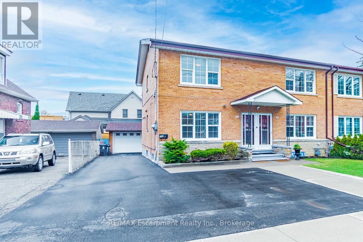 65 Fairfield Avenue, Toronto, Ontario  M8W 1R6 - Photo 31 - W12478511