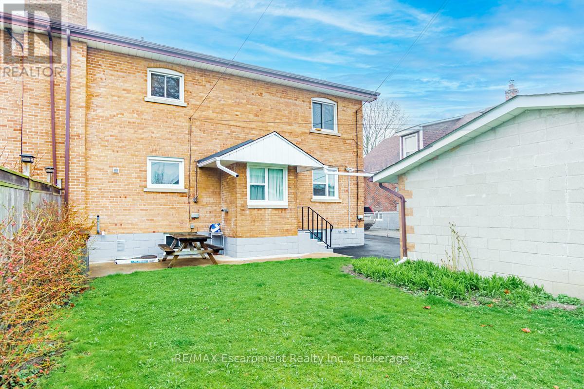 65 Fairfield Avenue, Toronto, Ontario  M8W 1R6 - Photo 34 - W12478511
