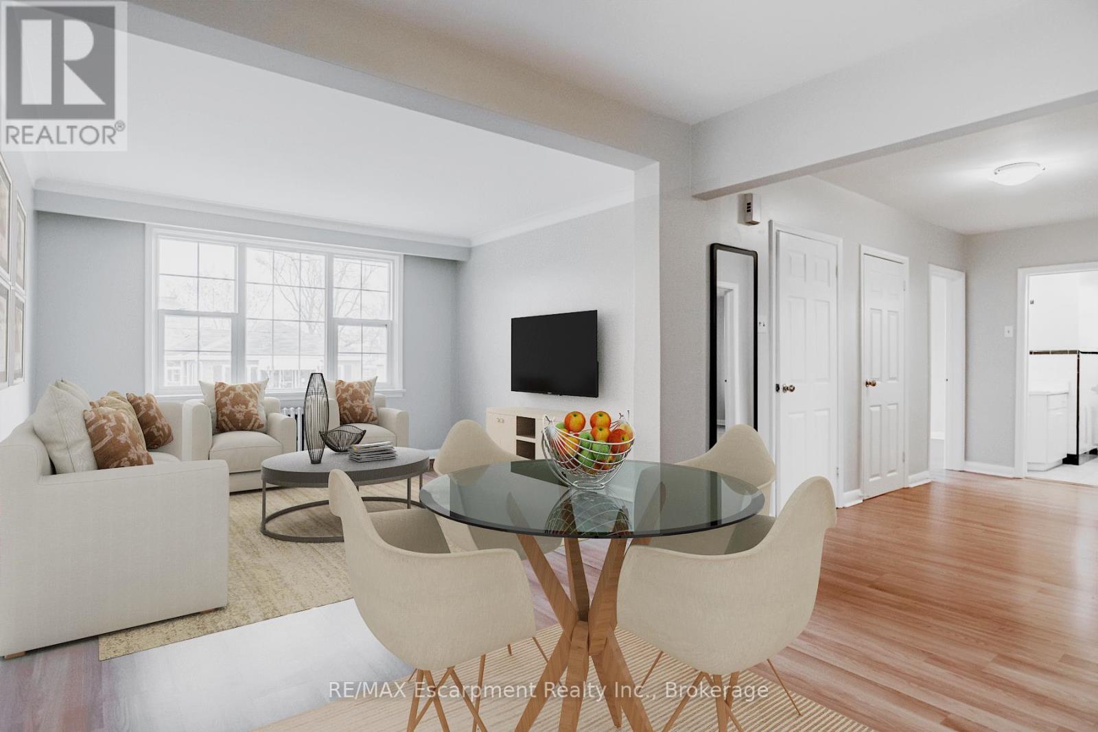 65 Fairfield Avenue, Toronto, Ontario  M8W 1R6 - Photo 4 - W12478511