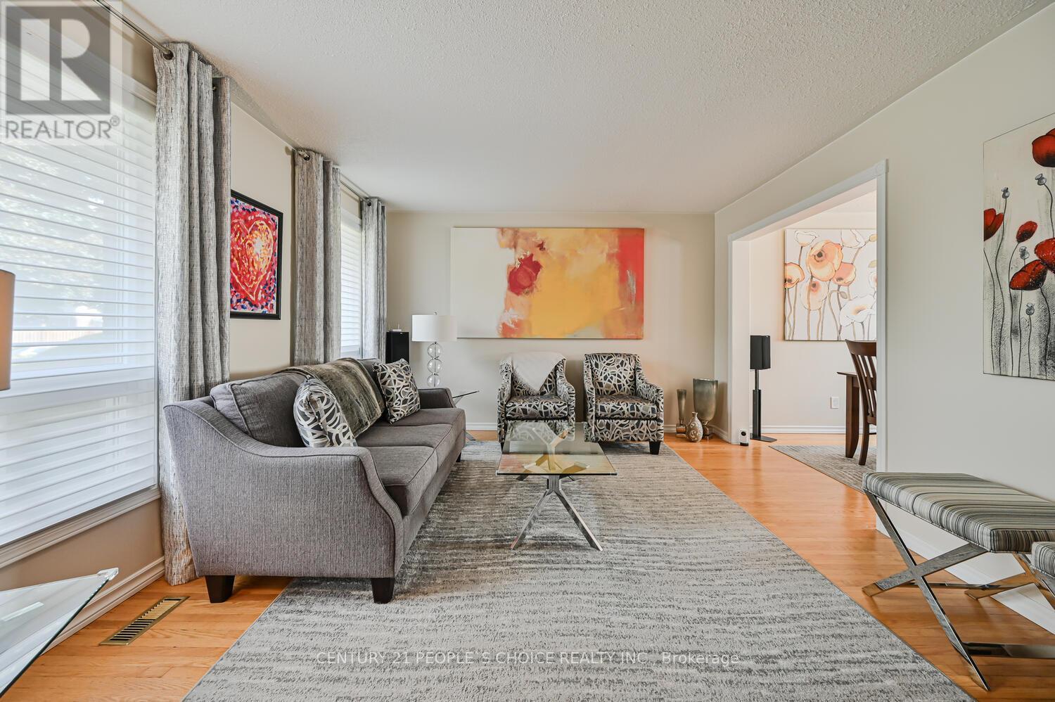 2 Fontaine Court, Brampton (Southgate), Ontario  L6T 3J2 - Photo 8 - W12418679