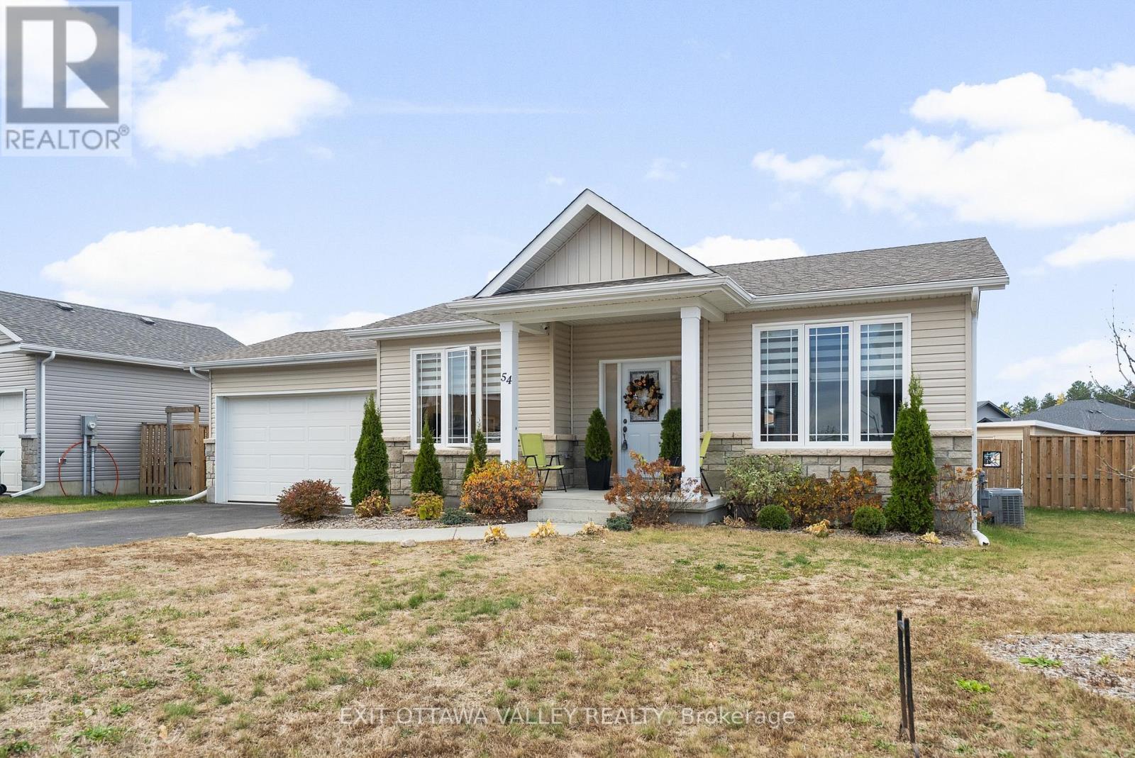 54 Chad Street, Petawawa, Ontario  K8H 0G8 - Photo 3 - X12478523