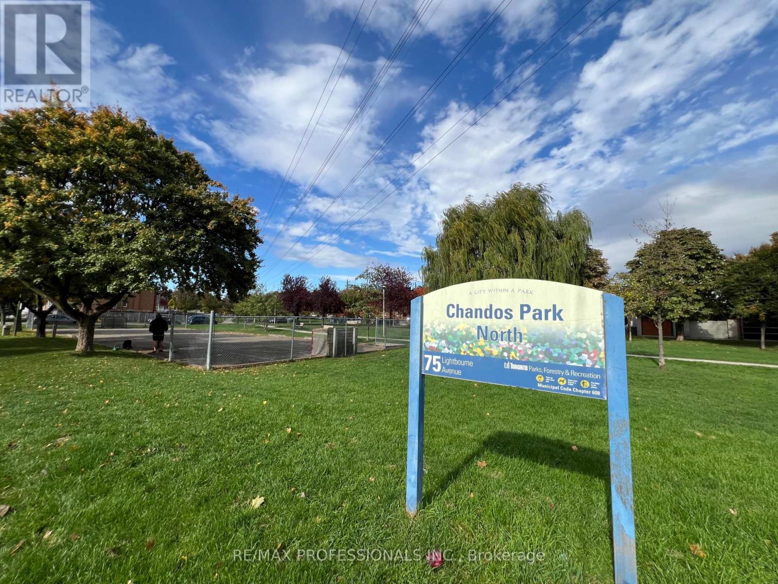 33 Chandos Avenue, Toronto, Ontario  M6H 2E6 - Photo 50 - W12477277