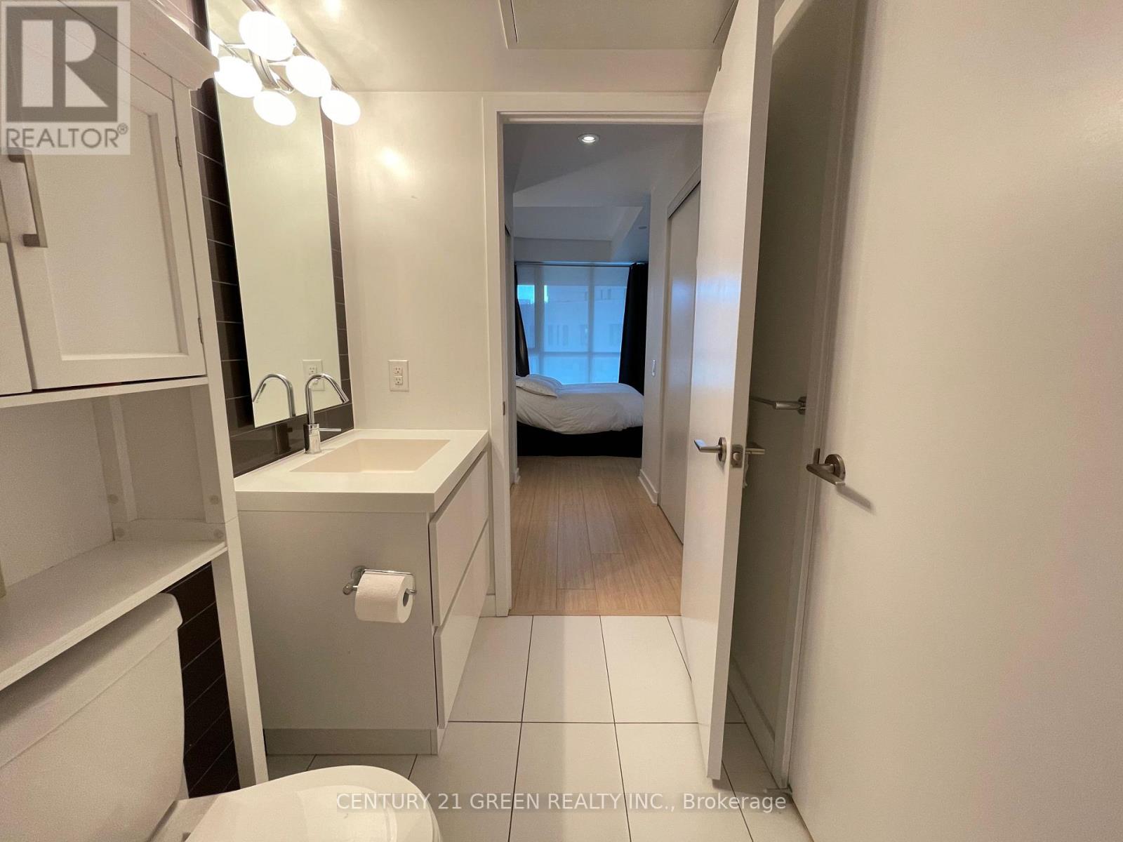 201 - 85 Queens Wharf Road, Toronto, Ontario  M5V 0J9 - Photo 11 - C12475609