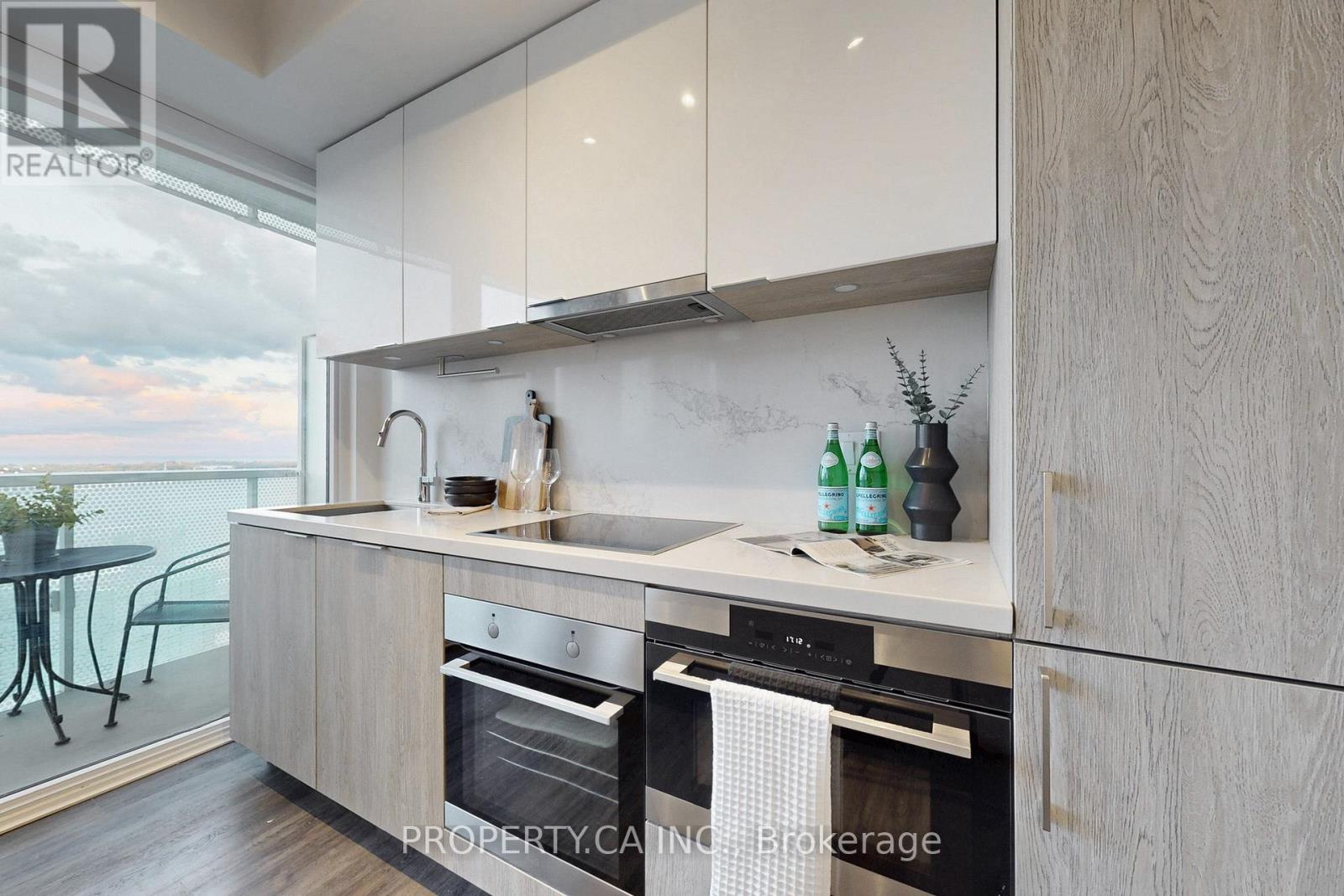 2209 - 15 Queens Quay E, Toronto, Ontario  M5E 0C5 - Photo 6 - C12478292