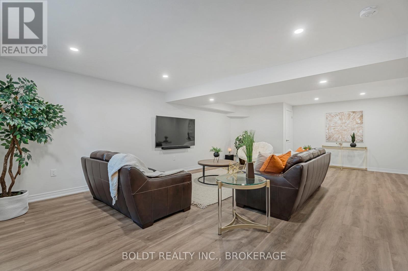 80 Summersides Boulevard, Pelham, Ontario  L0S 1E6 - Photo 25 - X12478521