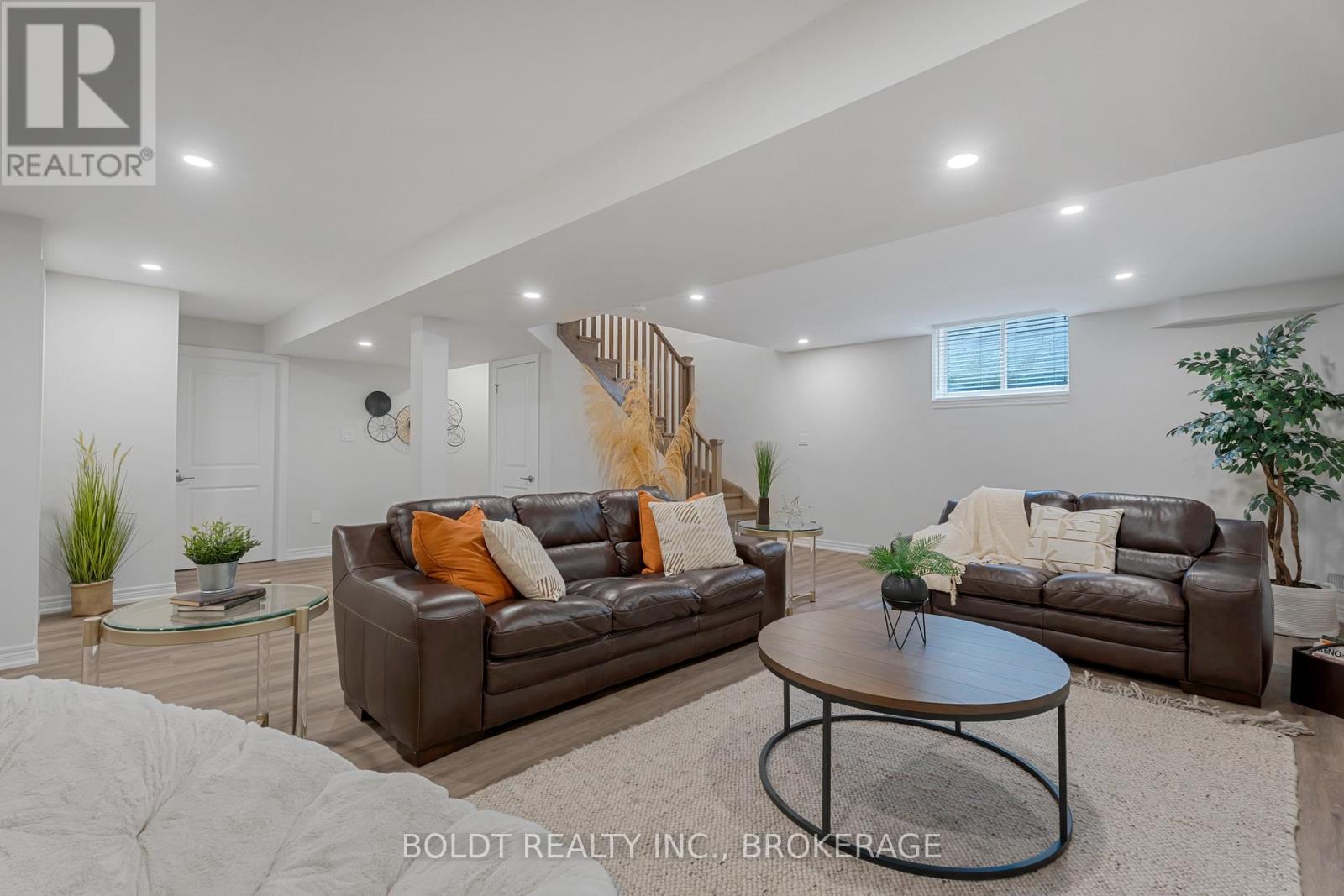 80 Summersides Boulevard, Pelham, Ontario  L0S 1E6 - Photo 27 - X12478521