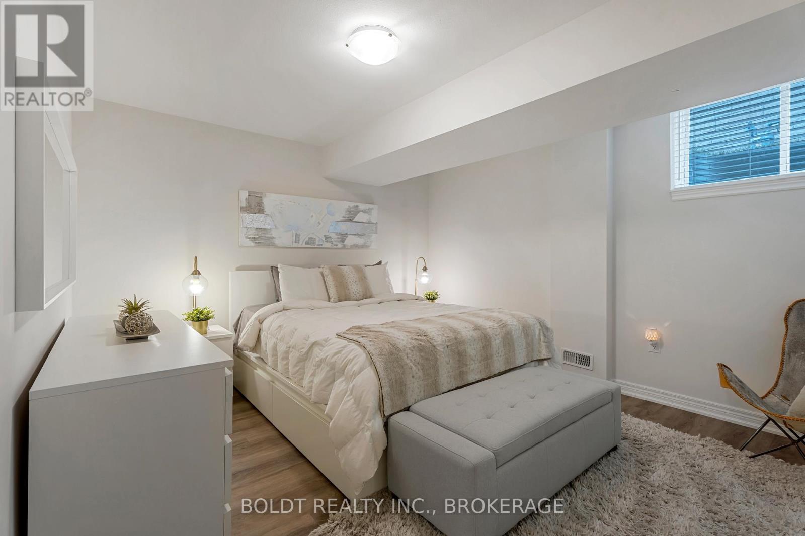 80 Summersides Boulevard, Pelham, Ontario  L0S 1E6 - Photo 30 - X12478521