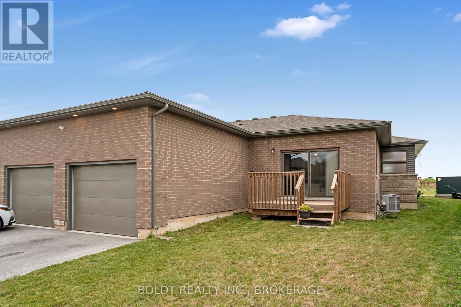 80 Summersides Boulevard, Pelham, Ontario  L0S 1E6 - Photo 33 - X12478521