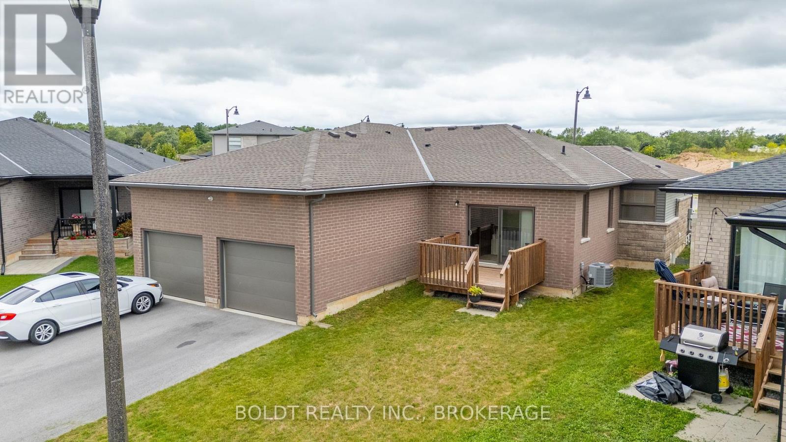 80 Summersides Boulevard, Pelham, Ontario  L0S 1E6 - Photo 36 - X12478521
