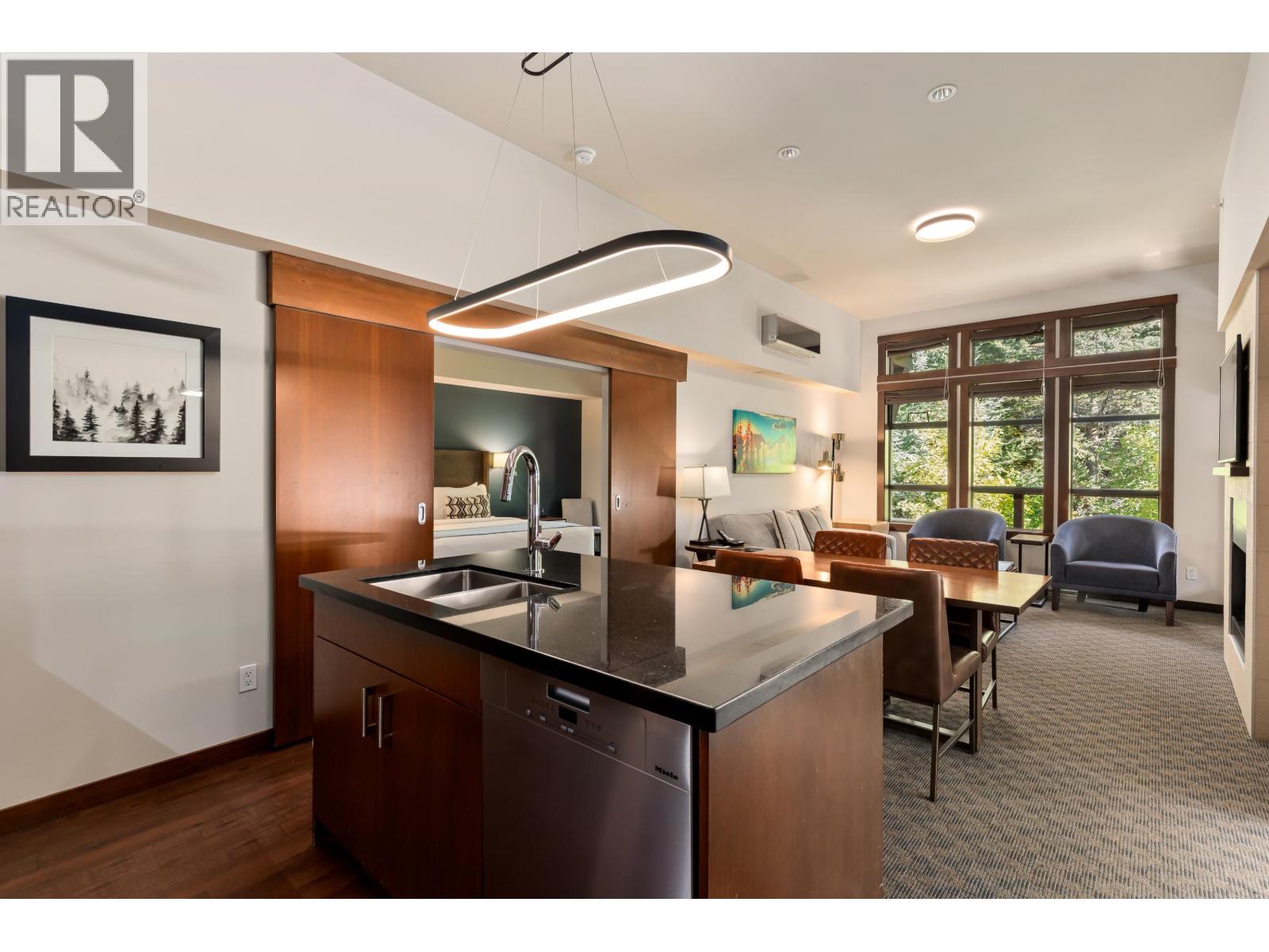 401c 2020 London Lane, Whistler, British Columbia  V8E 0B6 - Photo 2 - R3061329