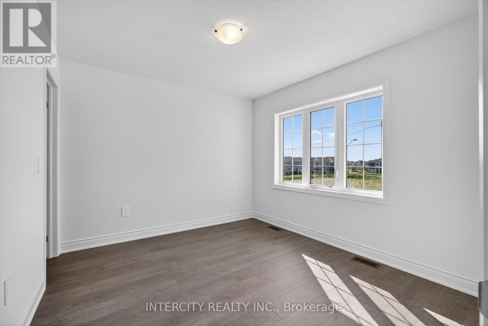 23 Avalon Drive, Wasaga Beach, Ontario  L9R 0M2 - Photo 23 - S12389574