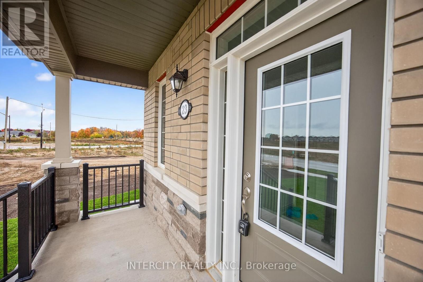 23 Avalon Drive, Wasaga Beach, Ontario  L9R 0M2 - Photo 4 - S12389574
