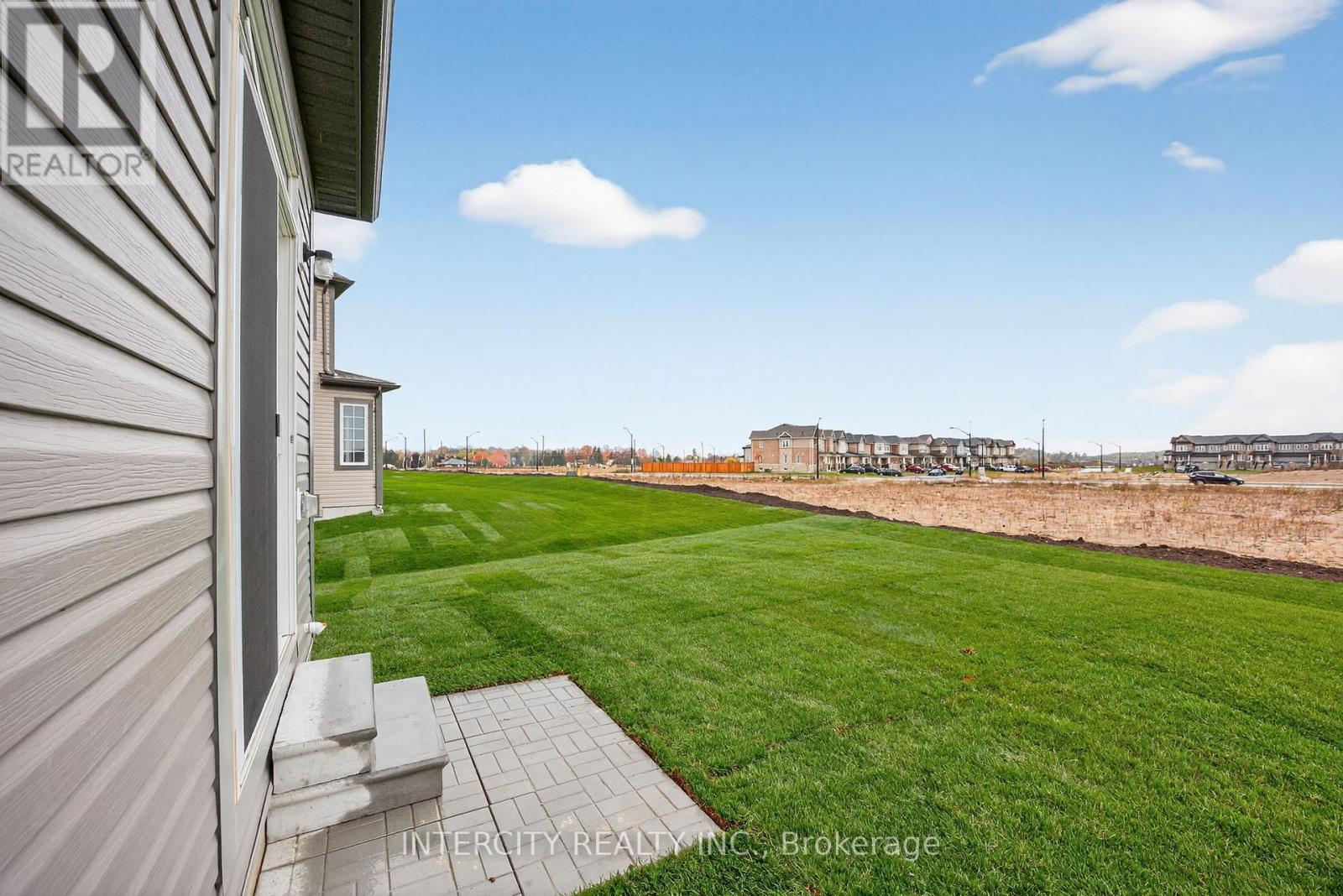 11 Avalon Drive, Wasaga Beach, Ontario  L9R 0M2 - Photo 44 - S12388906
