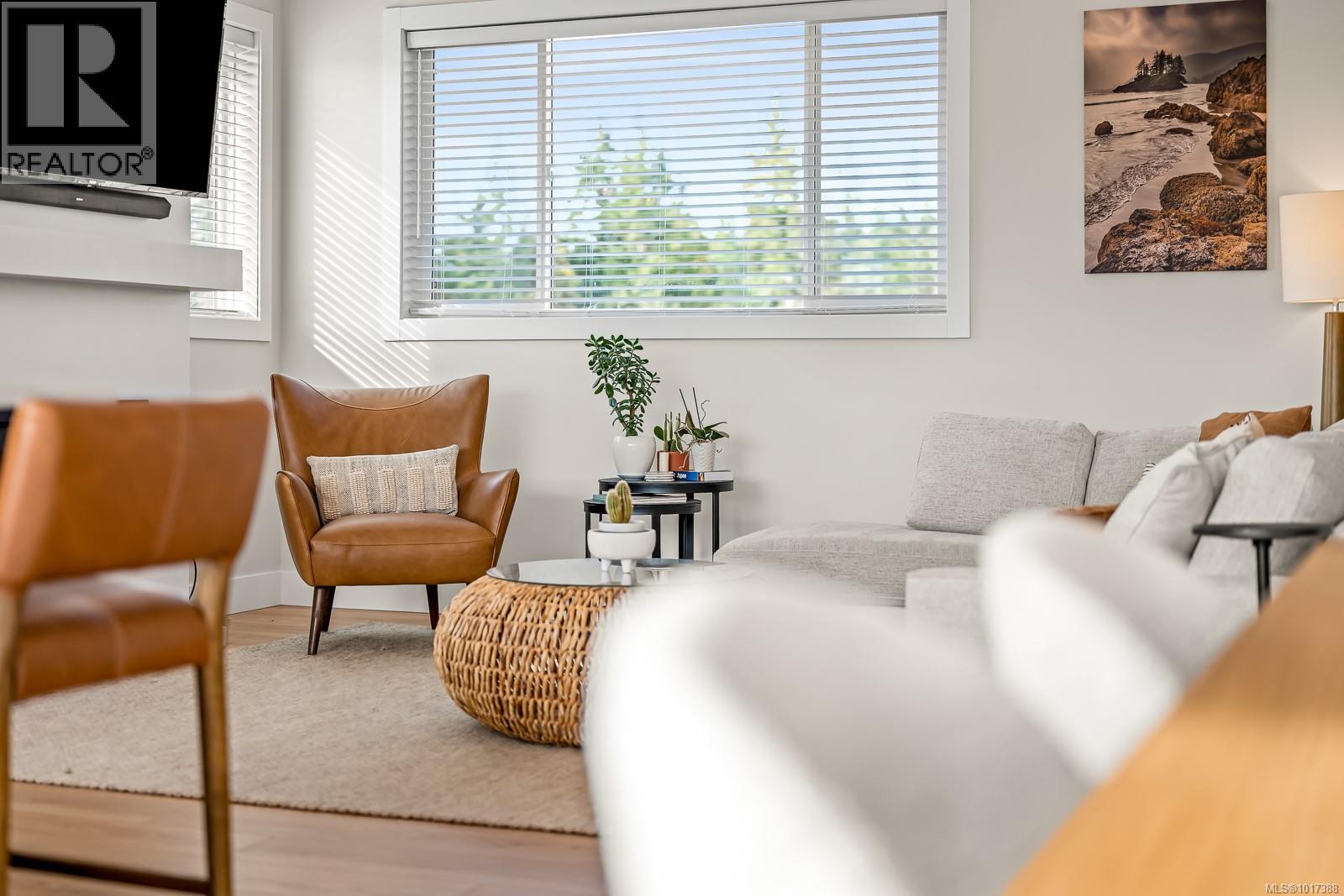 864 Grumman Pl, Comox, British Columbia  V9M 4H9 - Photo 4 - 1017388