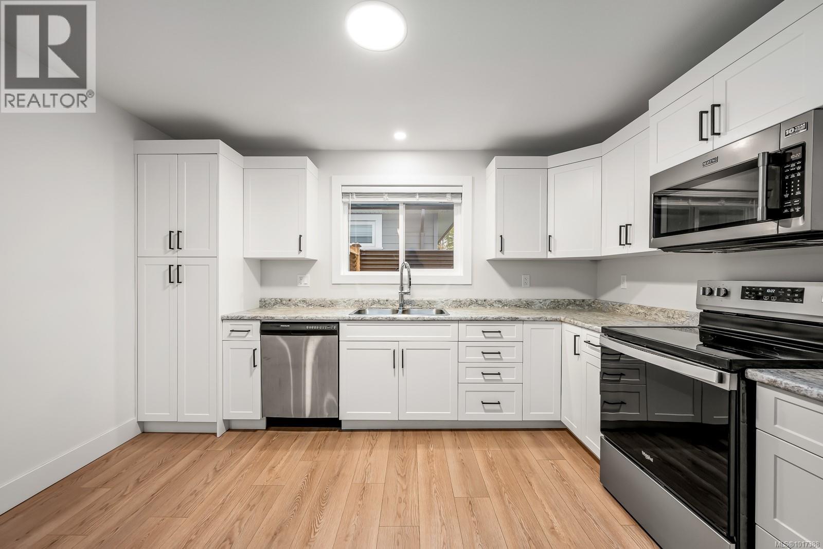 864 Grumman Pl, Comox, British Columbia  V9M 4H9 - Photo 71 - 1017388