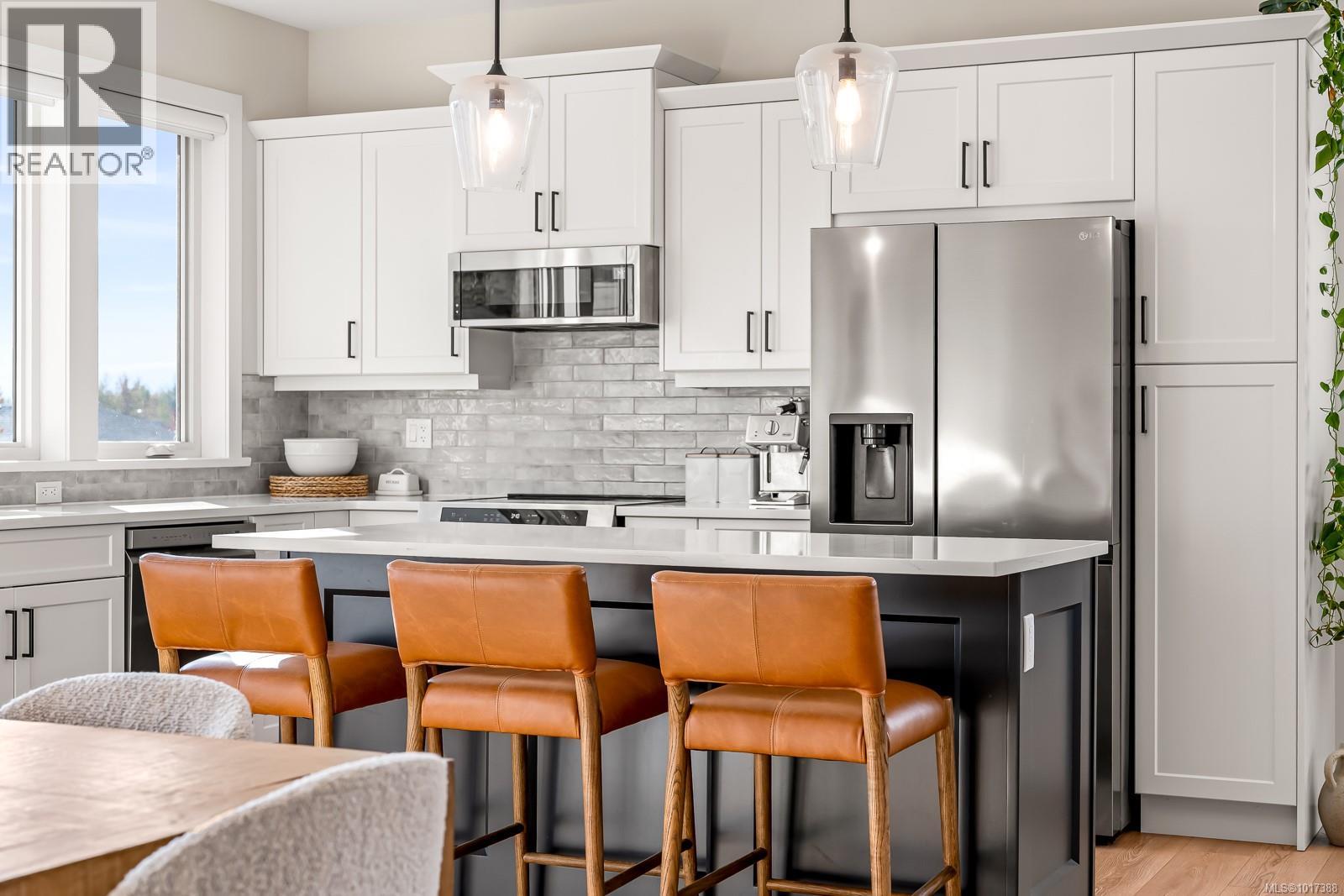 864 Grumman Pl, Comox, British Columbia  V9M 4H9 - Photo 8 - 1017388