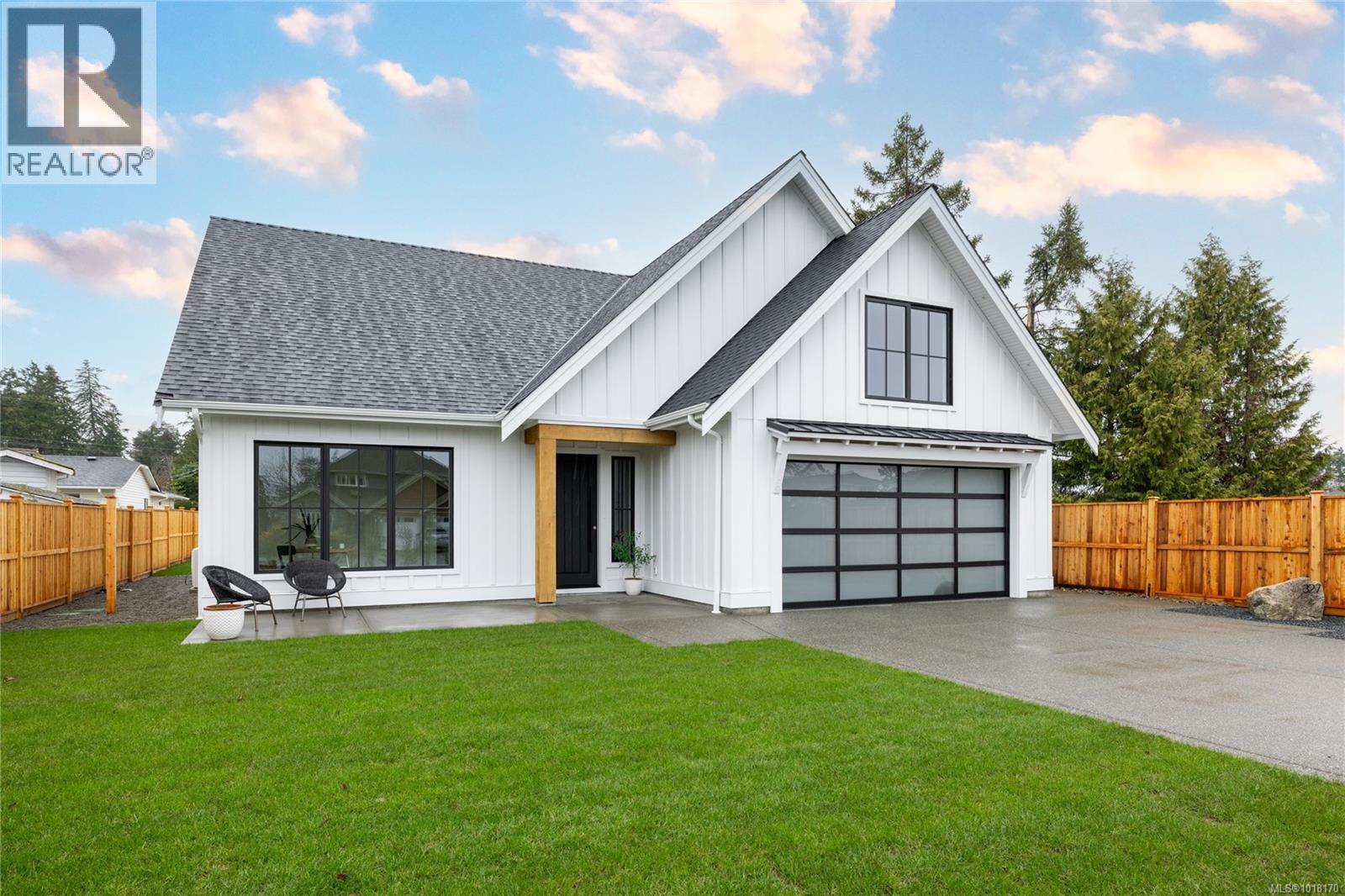 327 Wisteria St, Parksville, British Columbia
