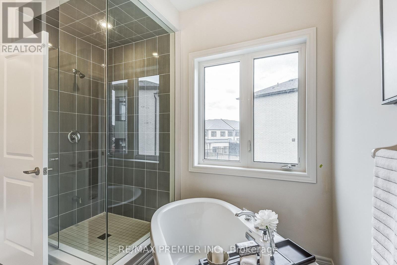 1267 Talisman Manor, Pickering, Ontario  L1X 0K4 - Photo 31 - E12446661