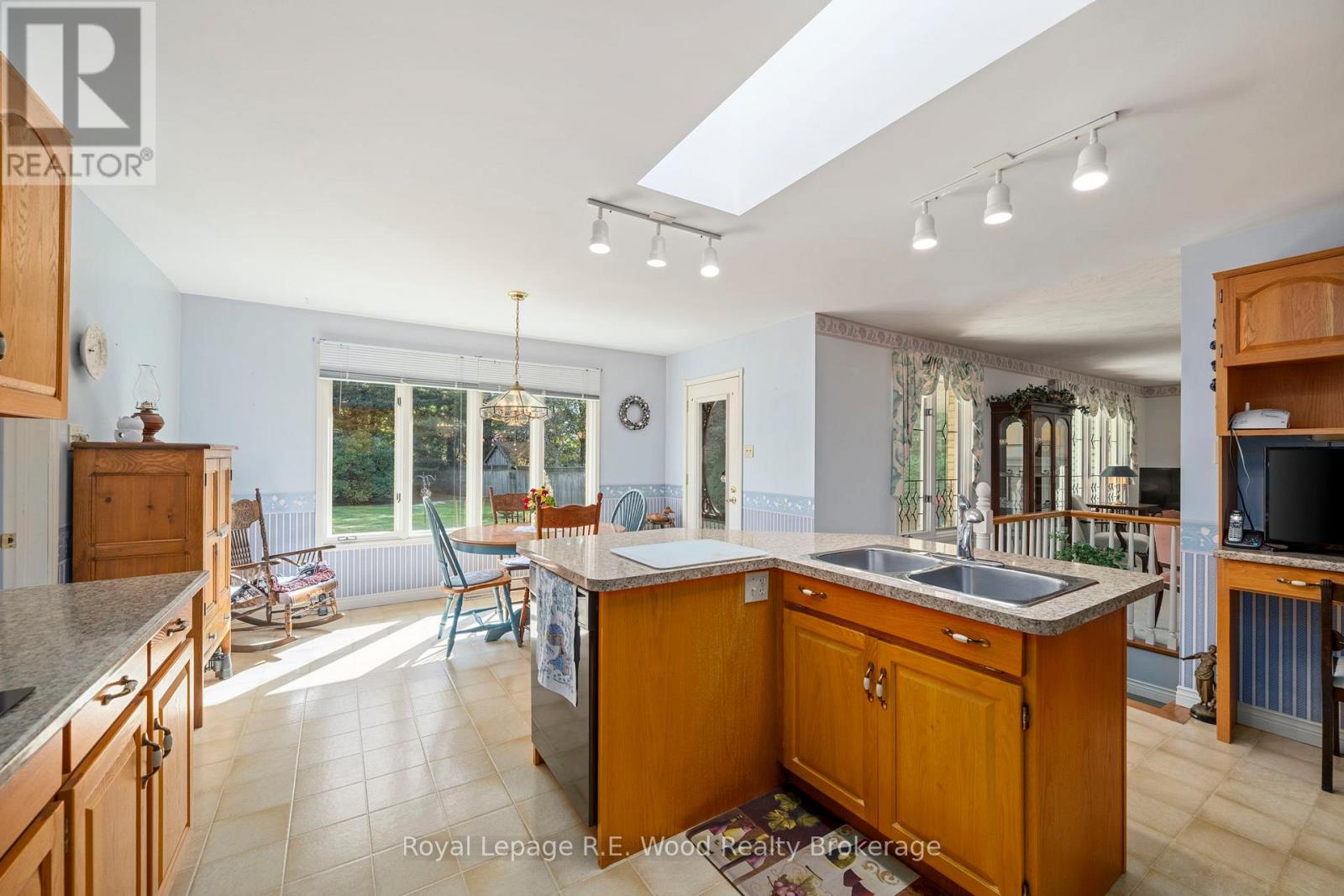 39710 Shady Lane Crescent, Southwold, Ontario  N5P 3T2 - Photo 22 - X12478450