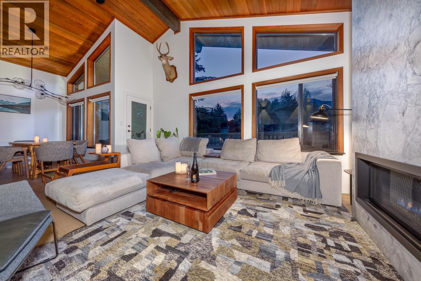 7206 Fitzsimmons North Road, Whistler, British Columbia  V8E 0E3 - Photo 6 - R3057320