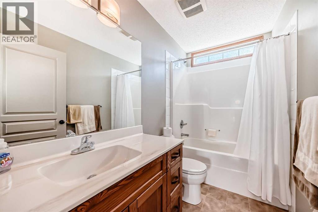 112 West Creek Meadow, Chestermere, Alberta  T1X 1T2 - Photo 32 - A2261837