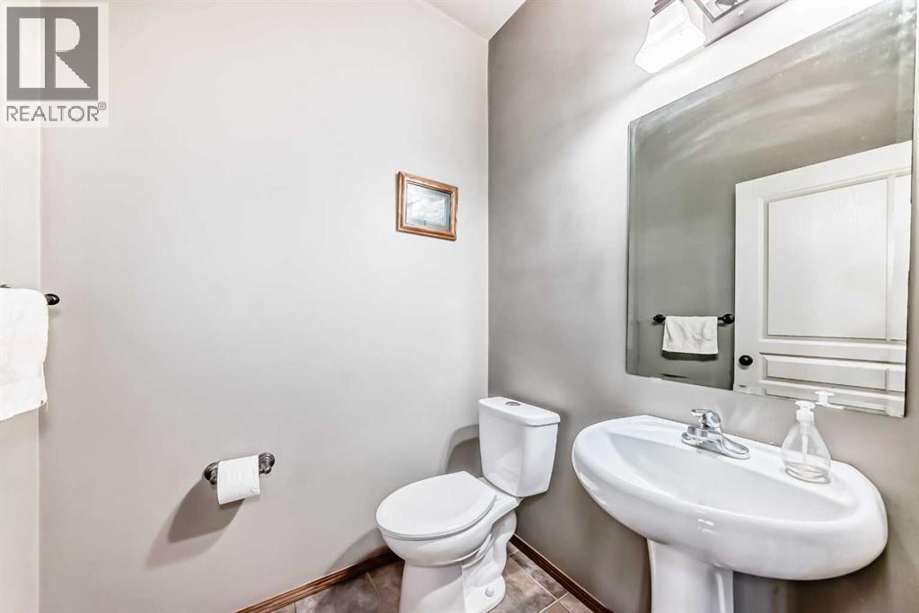 112 West Creek Meadow, Chestermere, Alberta  T1X 1T2 - Photo 17 - A2261837