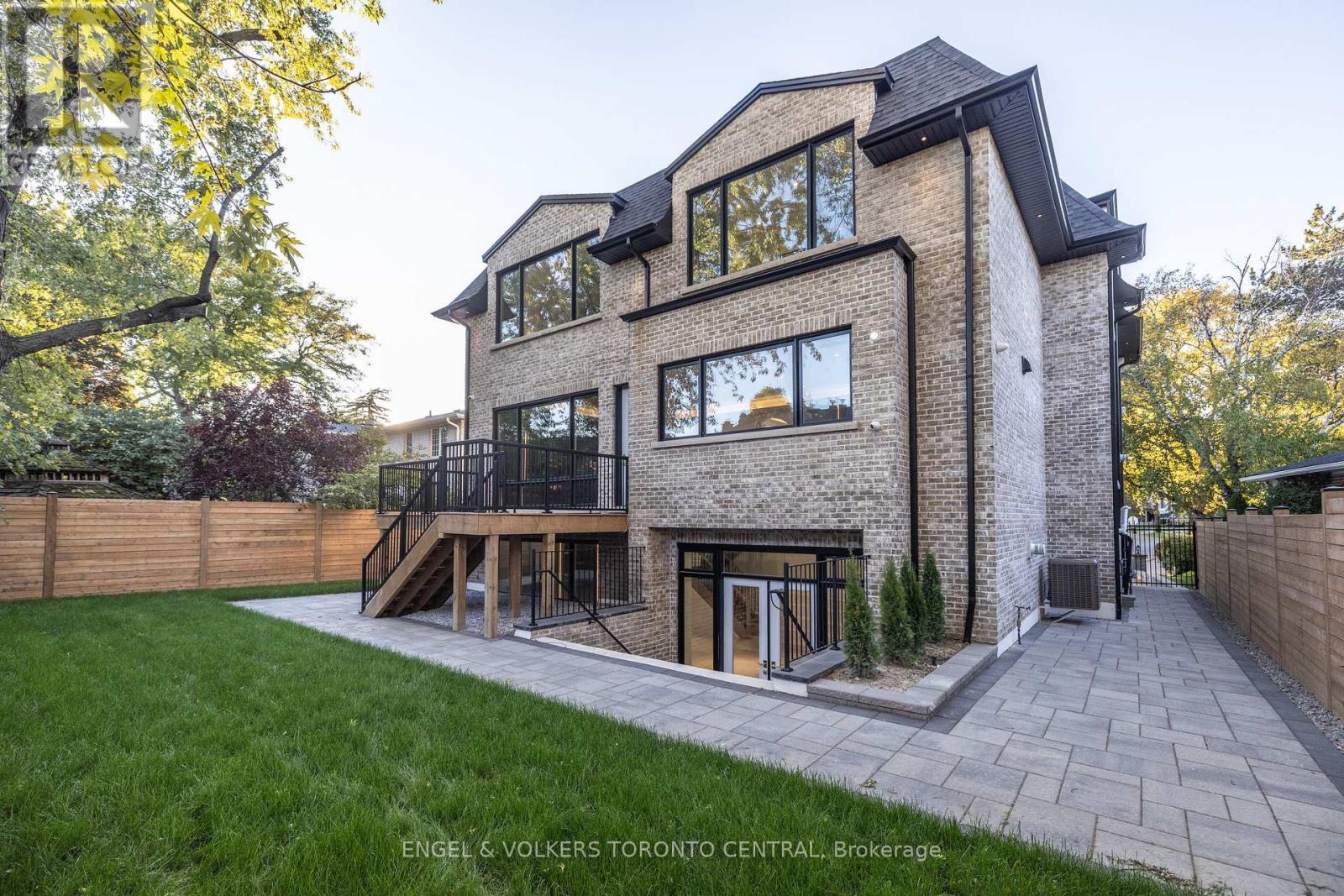 47 Danville Drive, Toronto (St. Andrew-Windfields), Ontario  M2P 1J2 - Photo 21 - C12469471