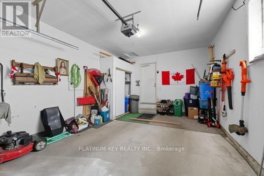 Photo 33 of 40 for 23 Lynngate Grove