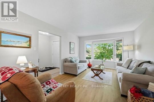 Photo 7 of 40 for 23 Lynngate Grove