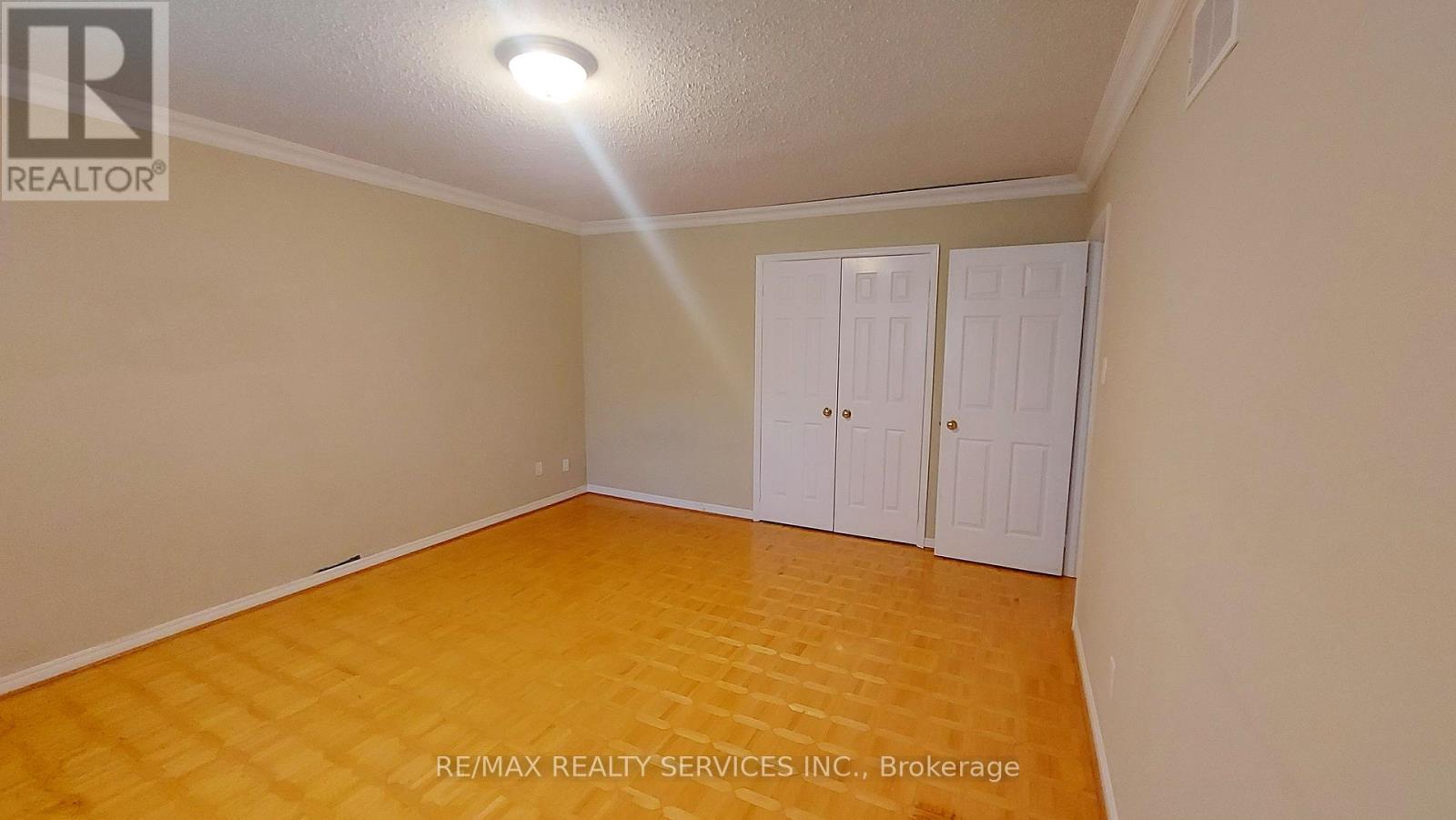 26 Hacienda Court, Brampton (Snelgrove), Ontario  L6Z 3J1 - Photo 35 - W12348242
