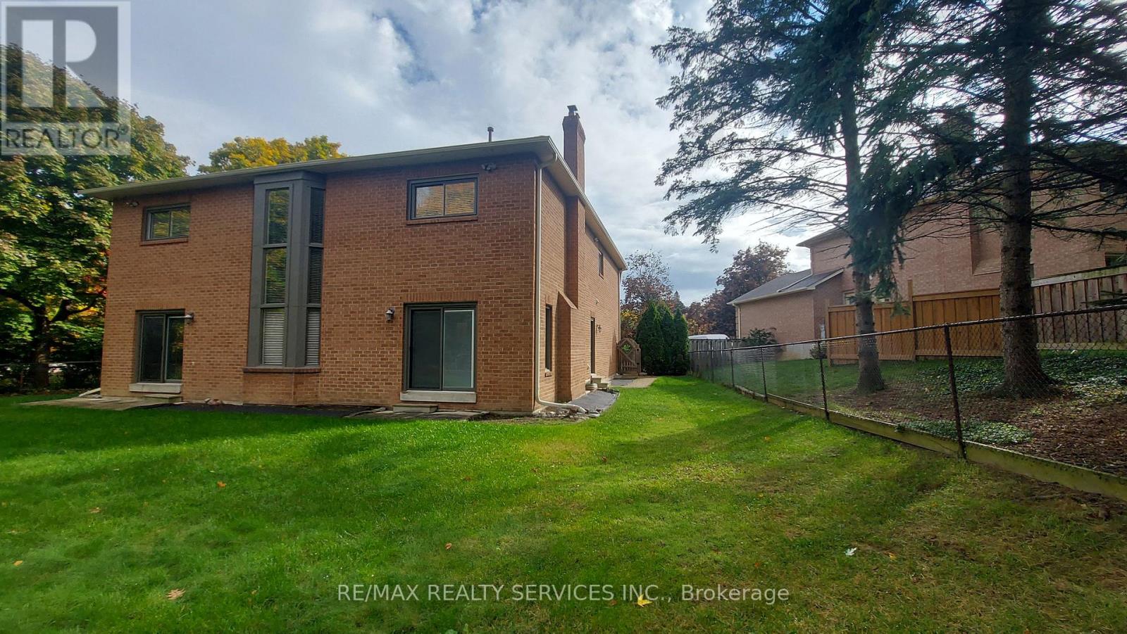 26 Hacienda Court, Brampton (Snelgrove), Ontario  L6Z 3J1 - Photo 49 - W12348242