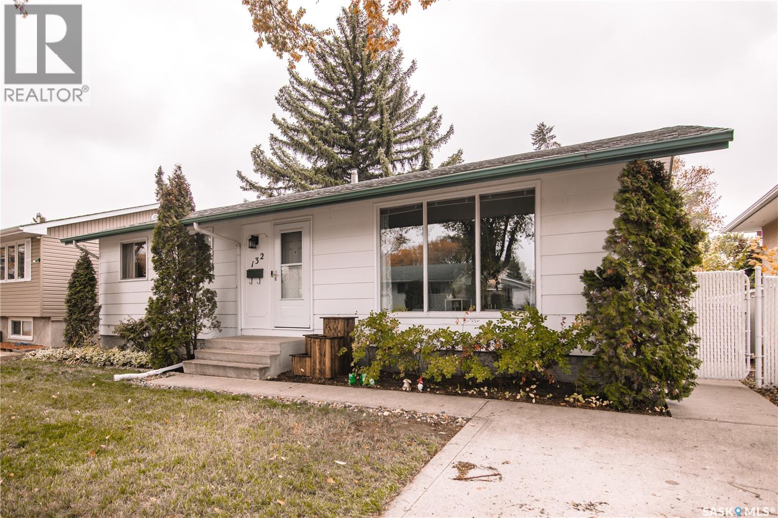 132 Nagel CRESCENT, Regina, Saskatchewan