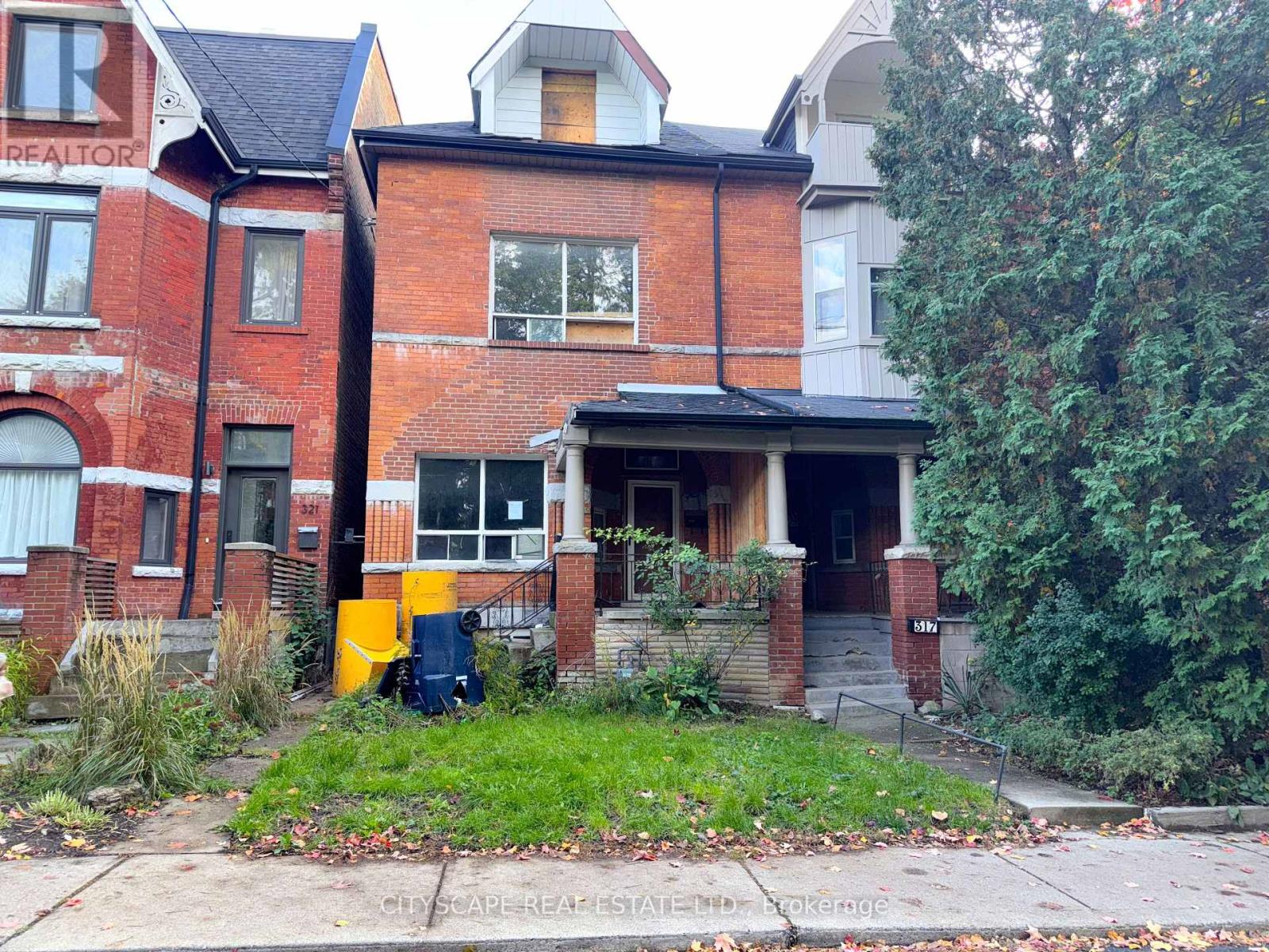 319 CRAWFORD STREET, Toronto, Ontario