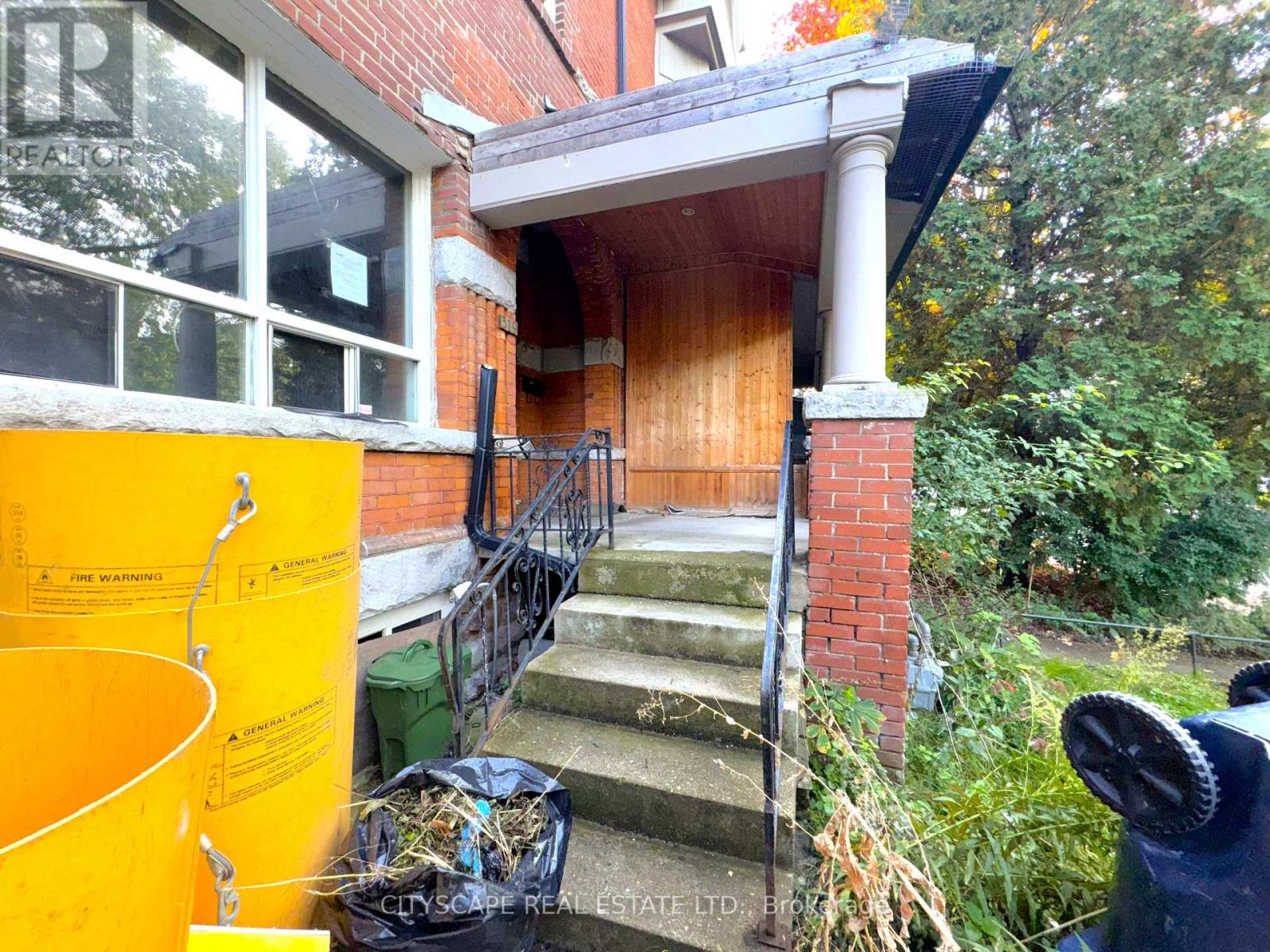 319 Crawford Street, Toronto, Ontario  M6J 2V7 - Photo 3 - C12478321