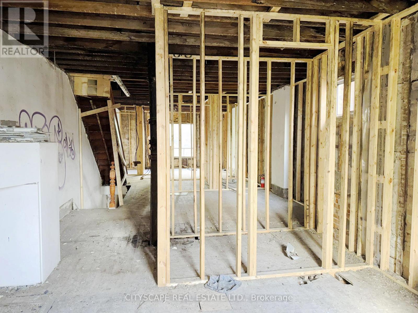 319 Crawford Street, Toronto, Ontario  M6J 2V7 - Photo 8 - C12478321