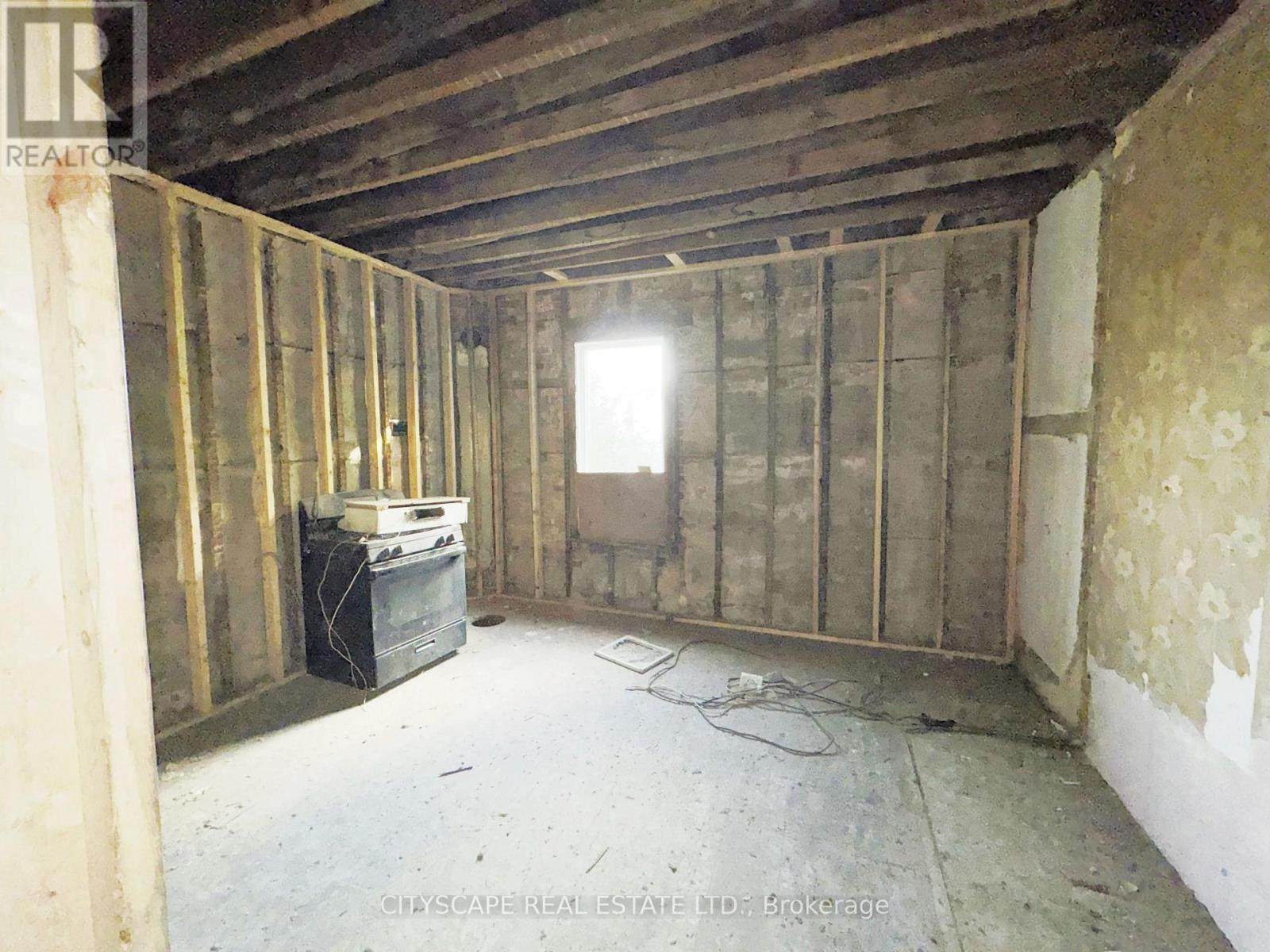 319 Crawford Street, Toronto, Ontario  M6J 2V7 - Photo 9 - C12478321