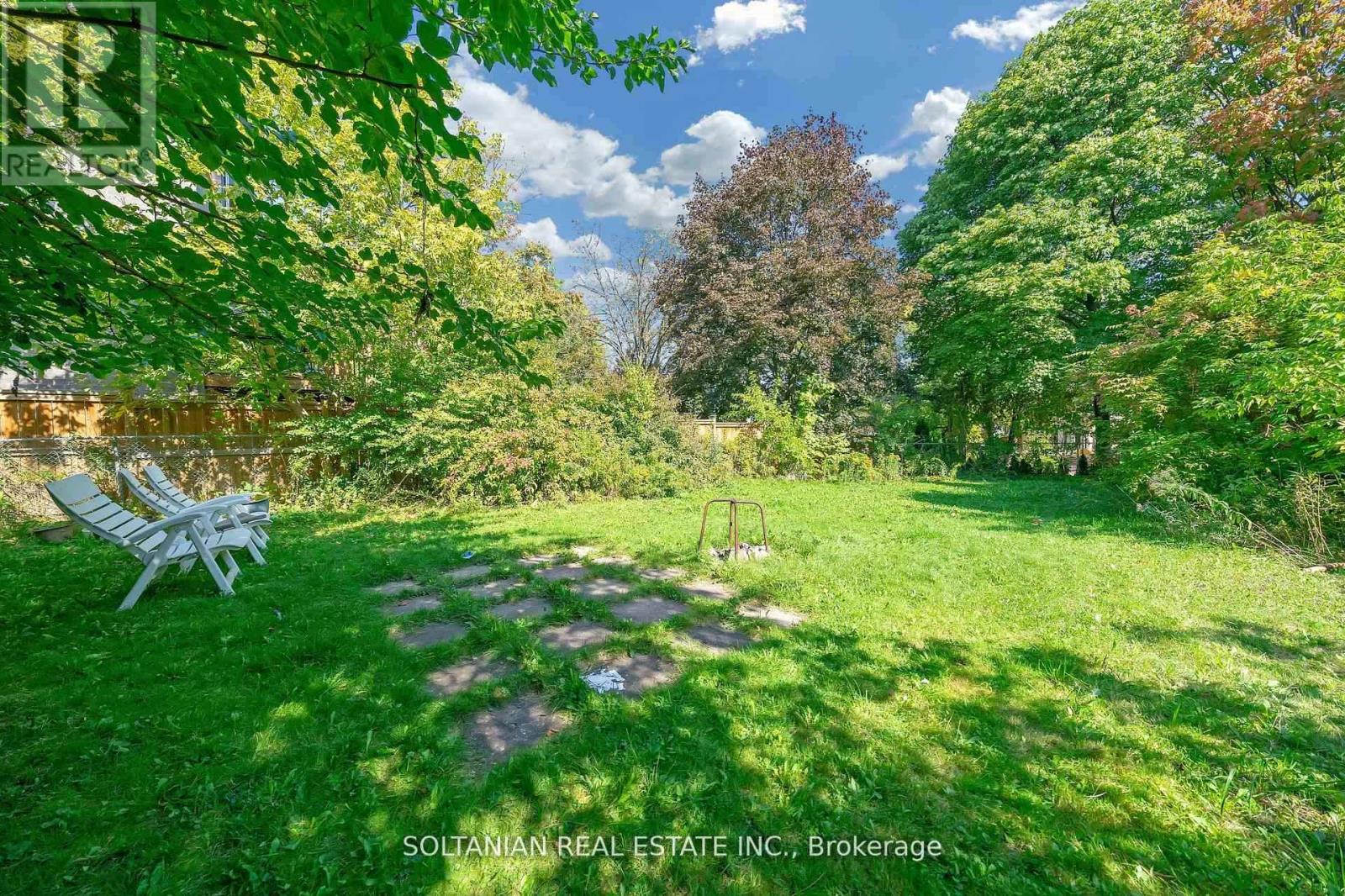 183 Maxome Avenue, Toronto, Ontario  M2M 3L1 - Photo 27 - C12478343