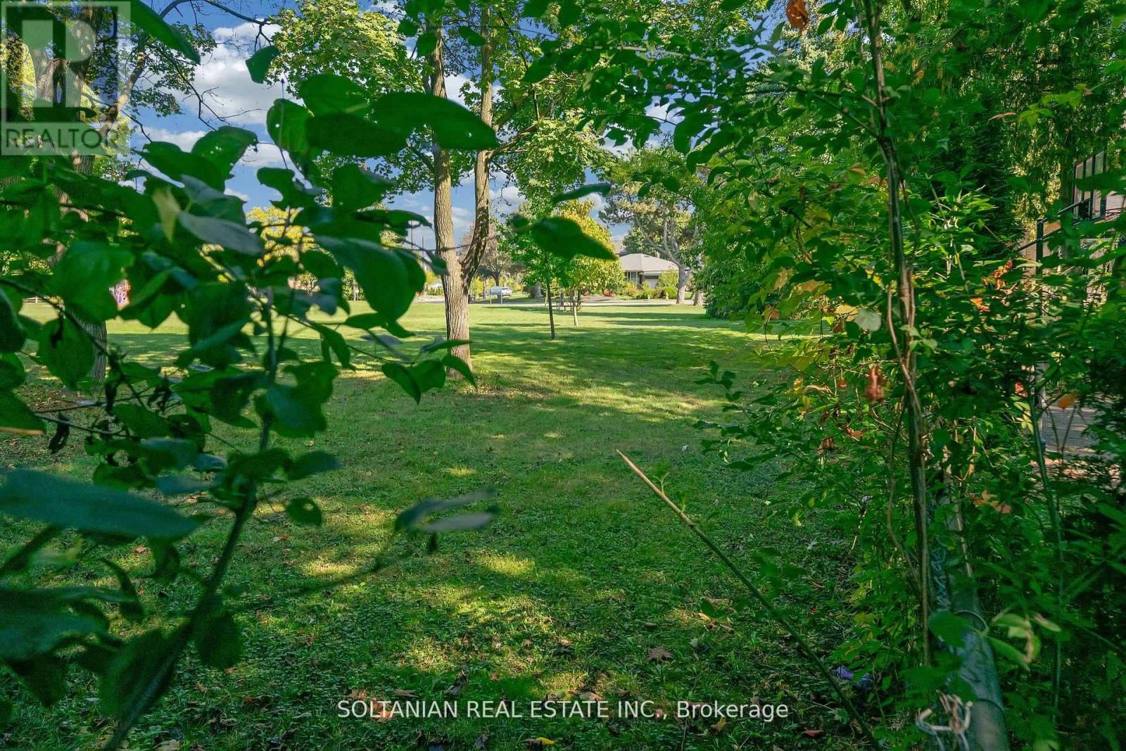 183 Maxome Avenue, Toronto, Ontario  M2M 3L1 - Photo 29 - C12478343