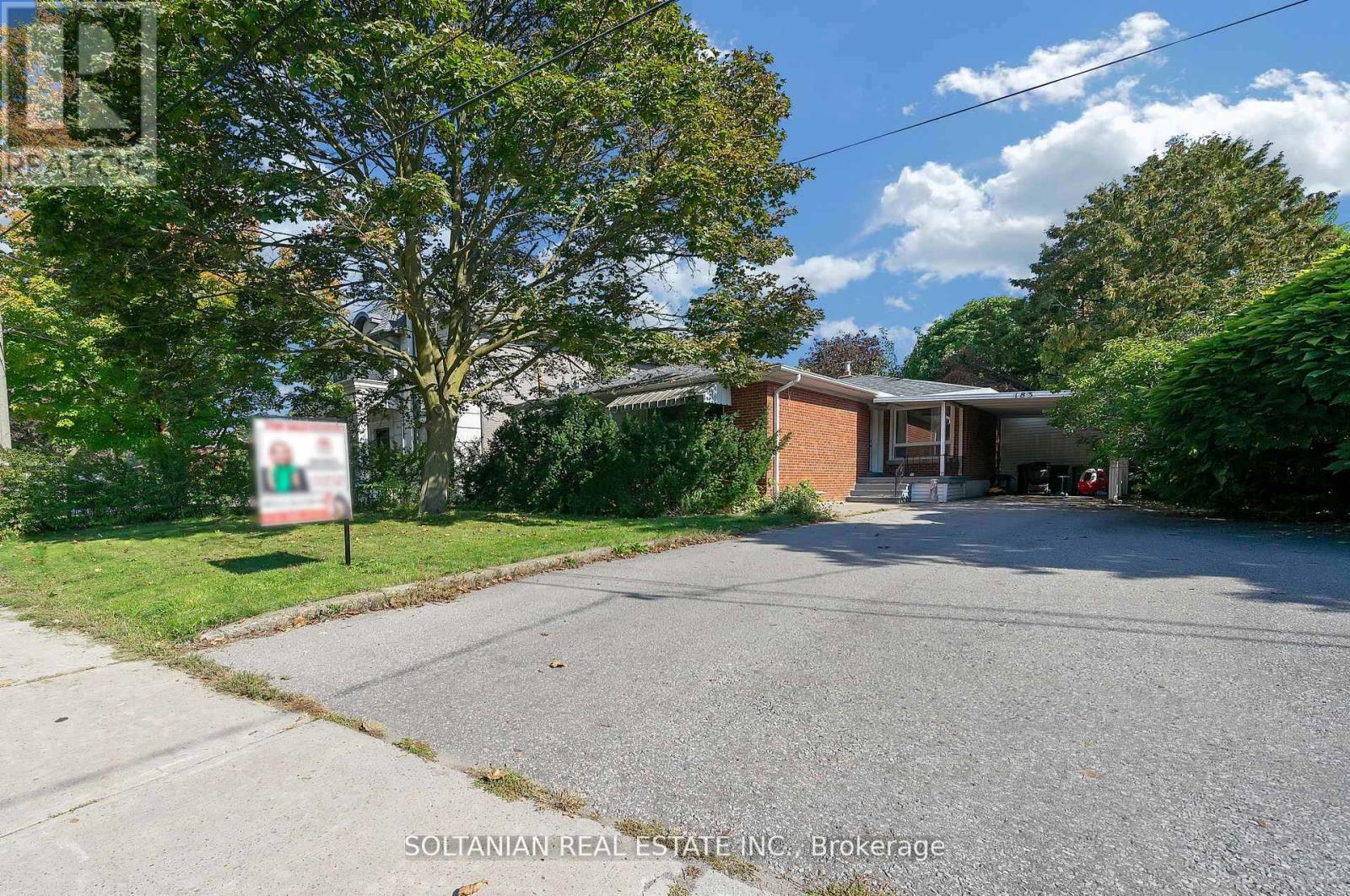 183 Maxome Avenue, Toronto, Ontario  M2M 3L1 - Photo 4 - C12478343