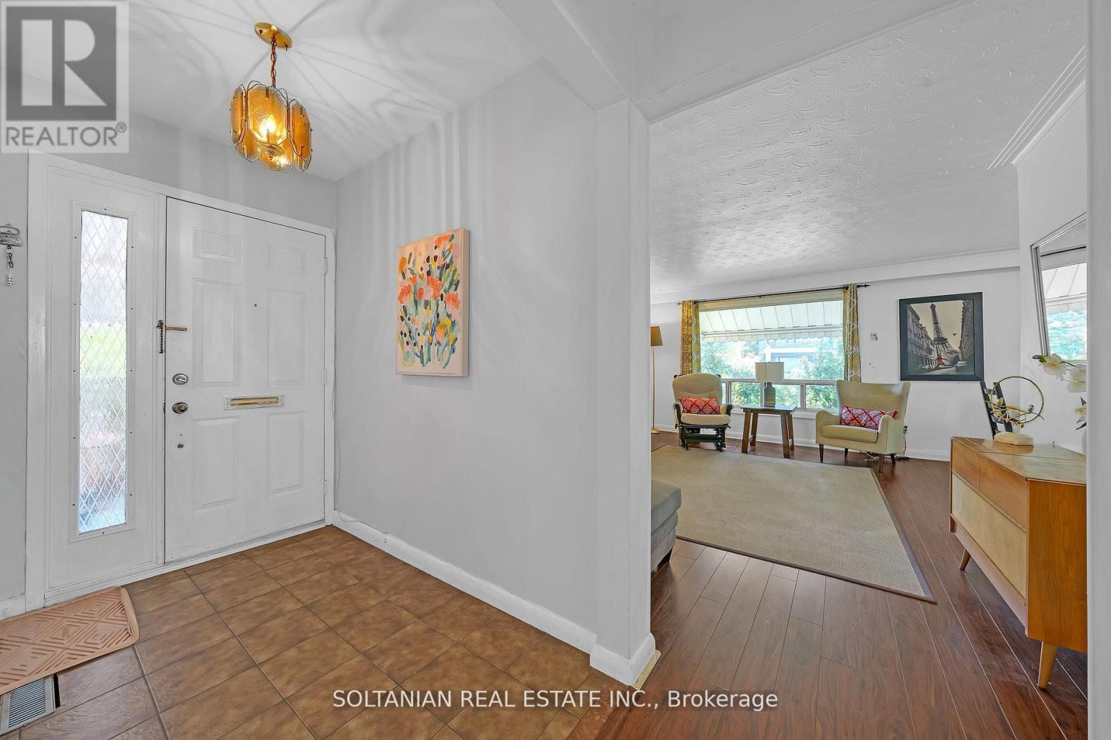 183 Maxome Avenue, Toronto, Ontario  M2M 3L1 - Photo 7 - C12478343