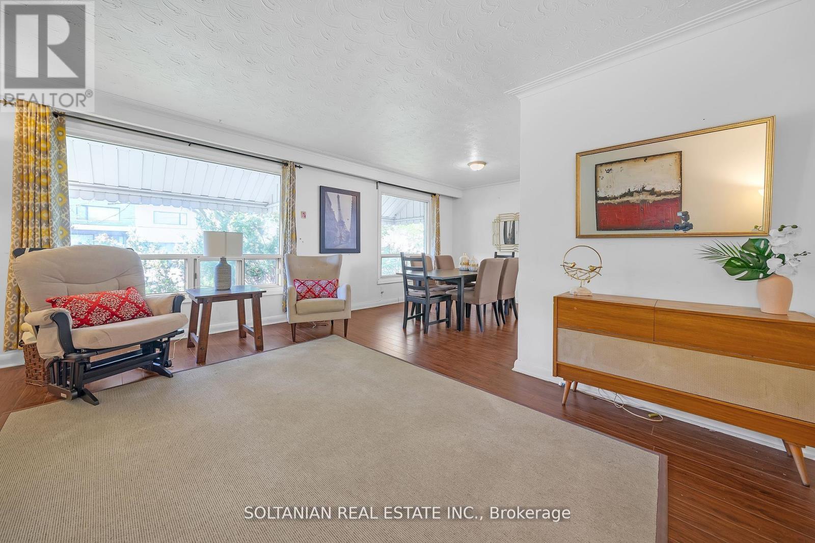 183 Maxome Avenue, Toronto, Ontario  M2M 3L1 - Photo 9 - C12478343