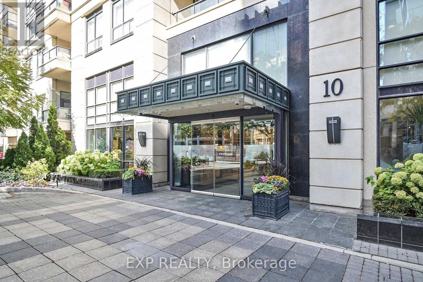 1011 - 10 Delisle Avenue, Toronto, Ontario  M4V 3C6 - Photo 2 - C12478382