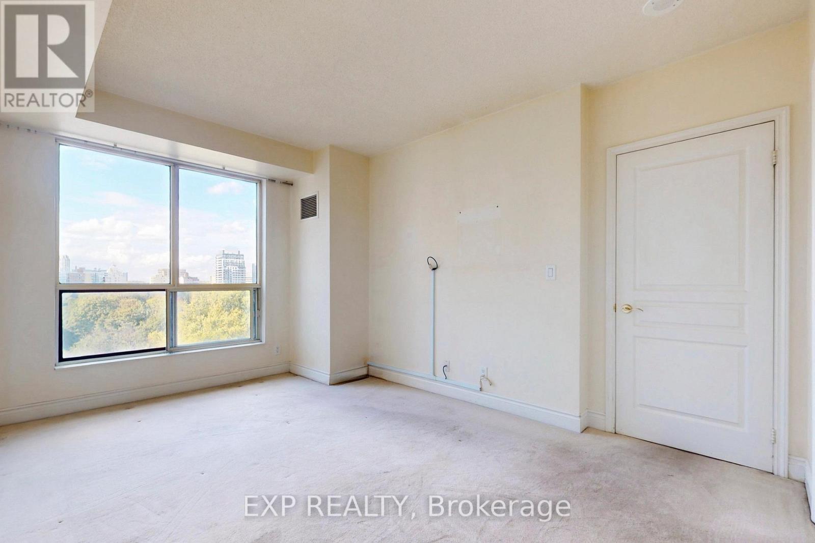 1011 - 10 Delisle Avenue, Toronto, Ontario  M4V 3C6 - Photo 9 - C12478382
