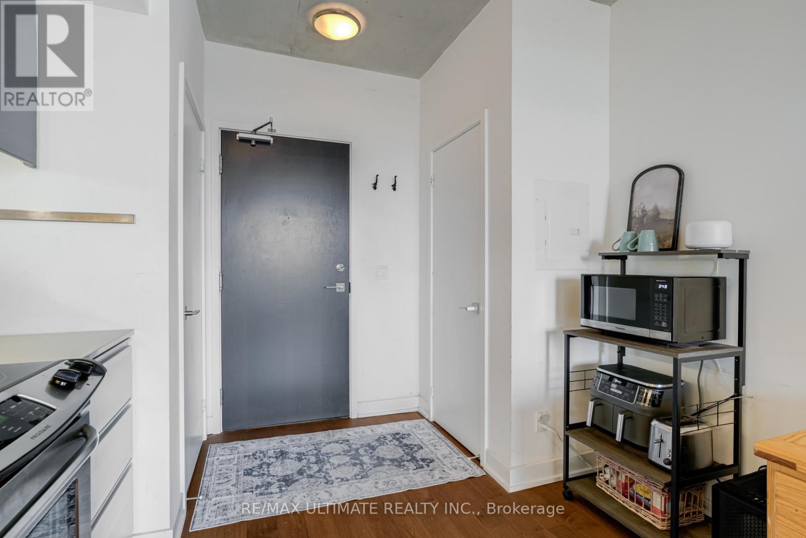 808 - 20 Minowan Miikan Lane, Toronto, Ontario  M6J 0E5 - Photo 6 - C12478383