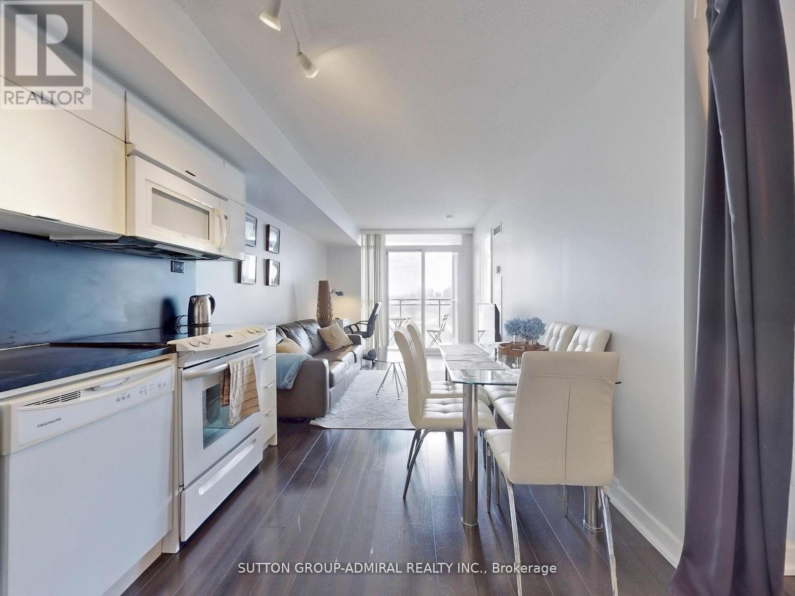 1710 - 21 Iceboat Terrace, Toronto, Ontario  M5V 4A5 - Photo 14 - C12478387